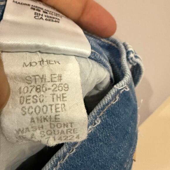Mother The Scooter Ankle Bootcut Jeans in Don't be a Square Size 29 - Picture 8 of 13